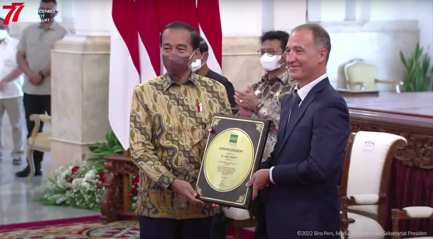 Berhasil Swasembada Beras, Indonesia Raih Penghargaan dari IRRI, Jokowi Berterima Kasih pada Petani