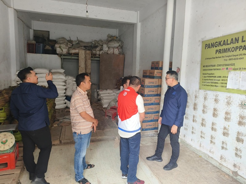 Ada Dugaan Penimbunan, Anggota DPR RI Syarif Fasha Sidak ke Pangkalan LPG 3 Kg di Tanjab Barat