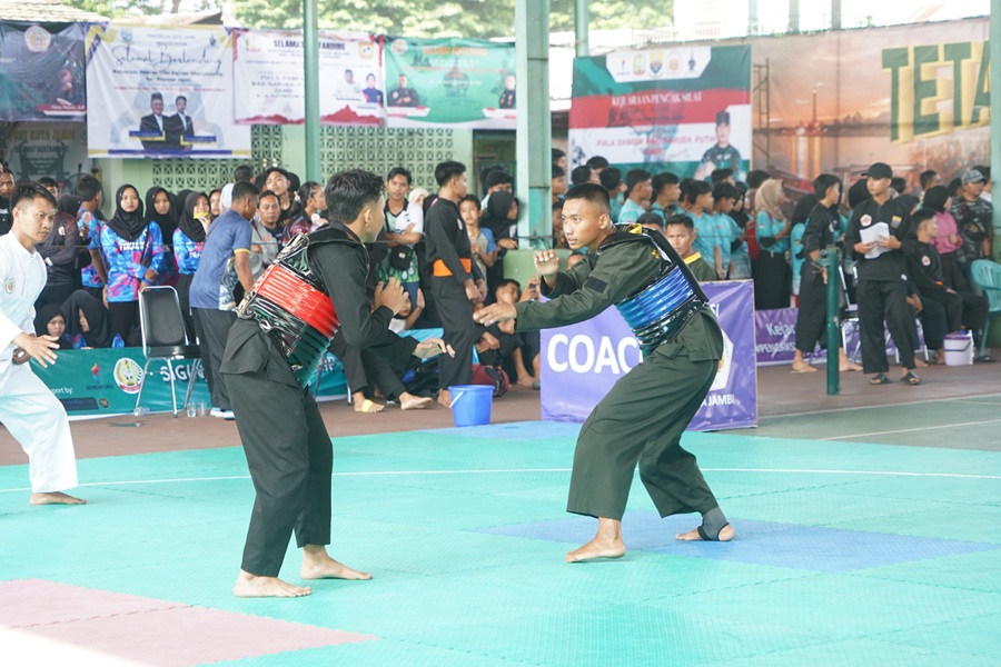 Hari ke-2 Kejuaraan Pencak Silat se-Provinsi Jambi di Korem 042/Gapu Makin Ketat