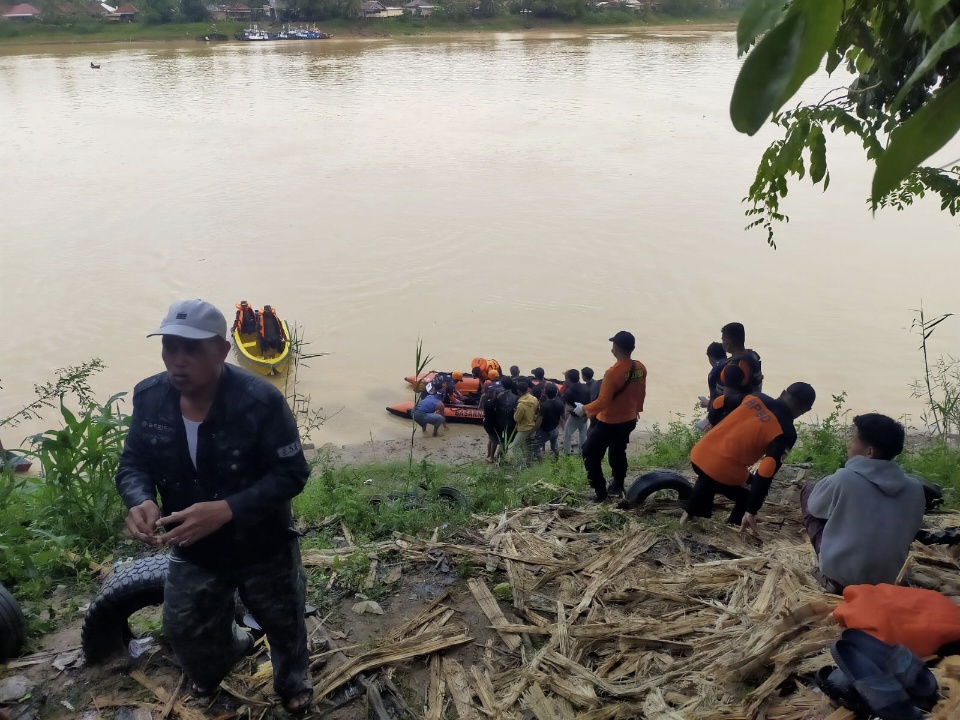 Tim SAR Temukan Warga Danau Teluk yang Tenggelam di Penyengat Olak Muaro Jambi
