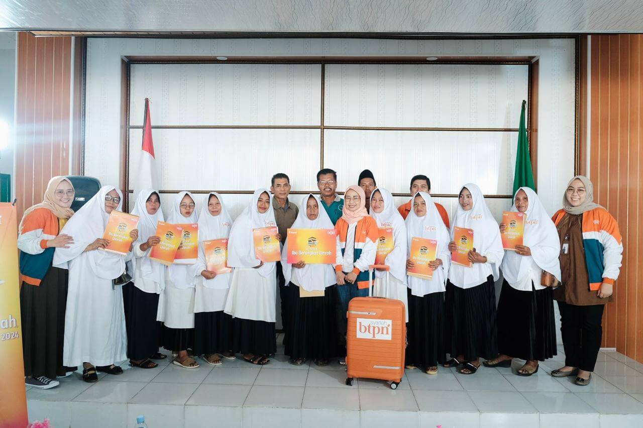 BTPN Syariah Berangkatkan 10 Nasabah di Batanghari Umrah Gratis