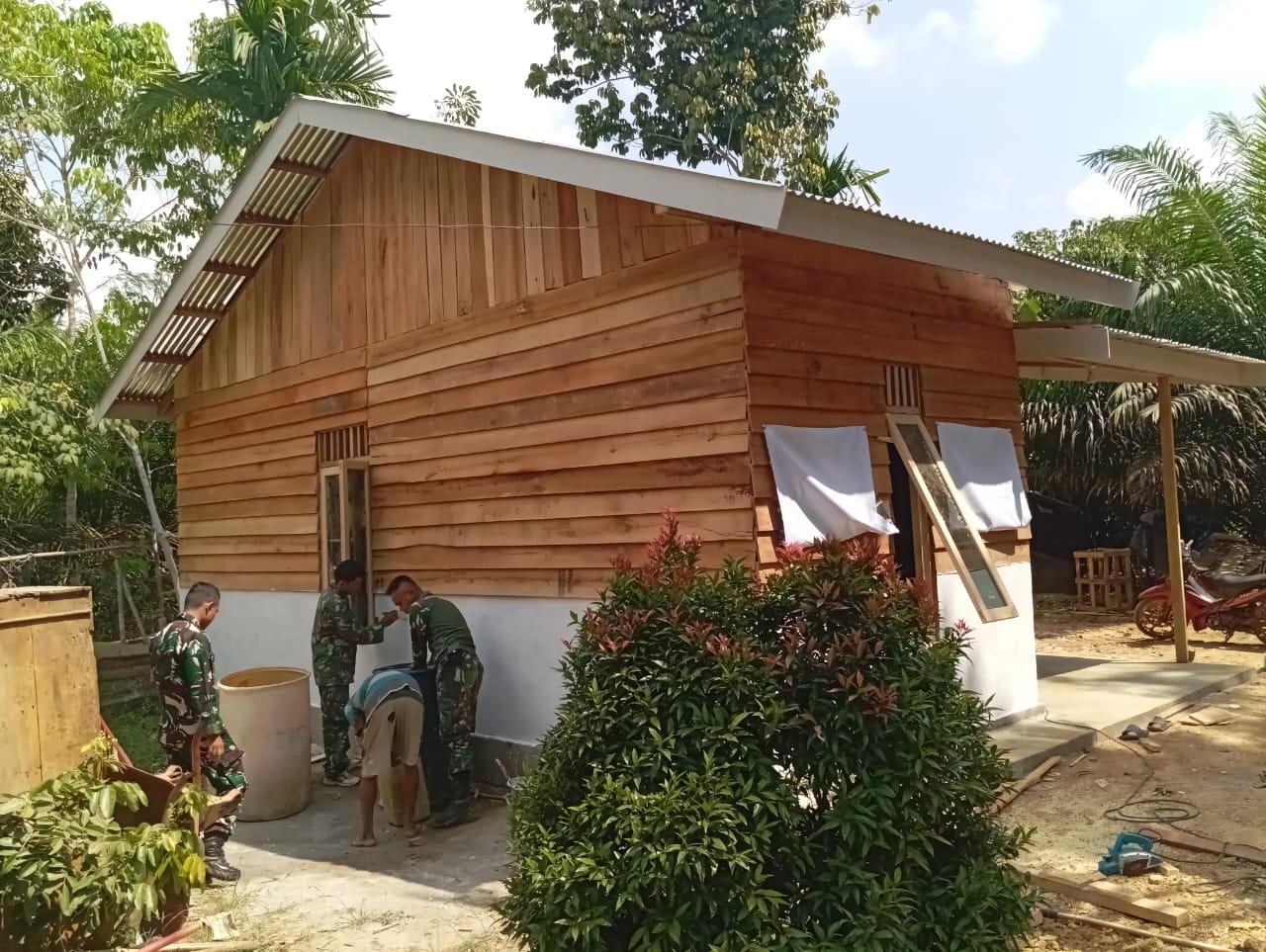 Pembangunan Rumah Nenek Waini yang Dibangun Satgas TMMD ke-121 Kodim 0415/Jambi Hampir Selesai