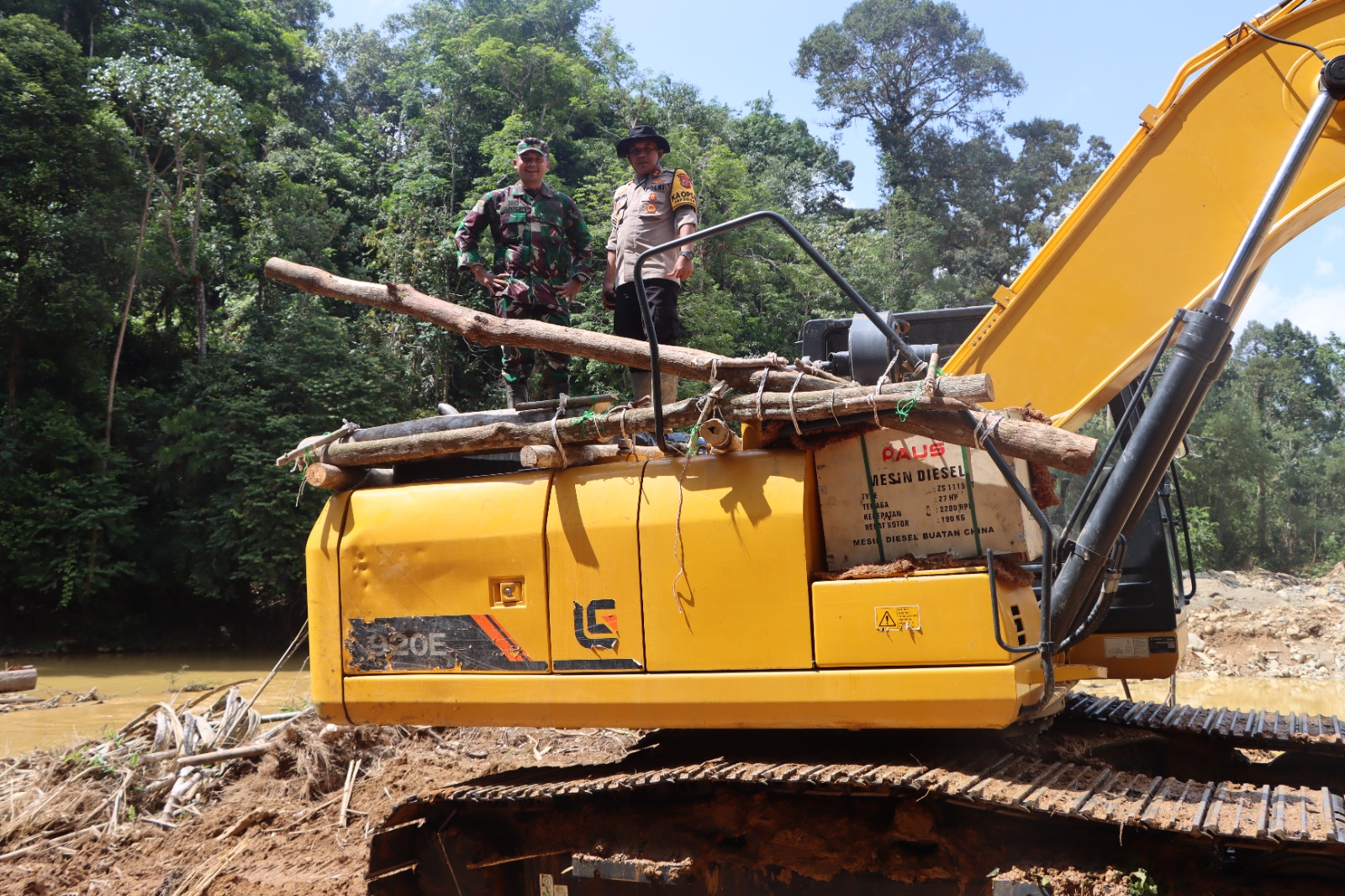 Razia Peti di Muara Bungo, Tim Gabungan Amankan Satu  Excavator