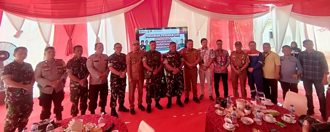 Masyarakat Sambut Antusias Program TNI Manunggal Air Bersih di Desa Muaro Sebapo