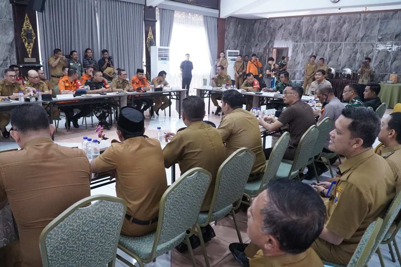Penanganan Karhutla di Batang Hari, Gubernur Al Haris Perkuat Operasi Darat dan Udara 