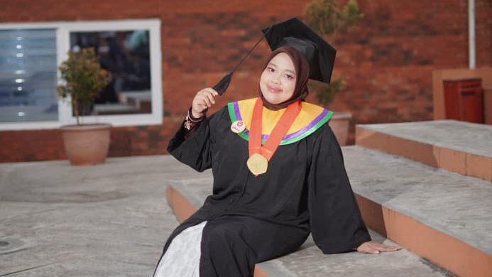 Sempat Tak Direstui Ortu hingga Mengajar Suku Anak Dalam, Ini Rai Agistha Erdiana Peraih IPK 3,99 di UNJA