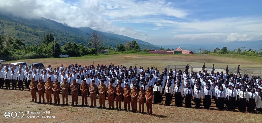 Bupati Kerinci Adirozal Serahkan SK 503 PPPK, Ini Pesannya