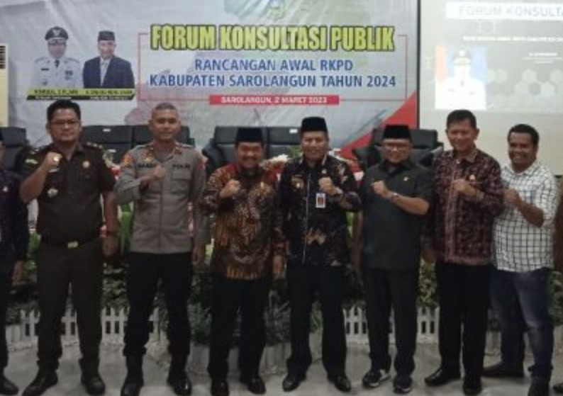 Pj Bupati Henrizal Buka Forum Konsultasi Publik