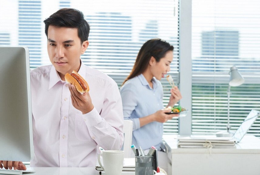 Melewatkan Makan di Tempat Kerja Bisa Picu Risiko Penyakit Jantung, Ini Penjelasannya