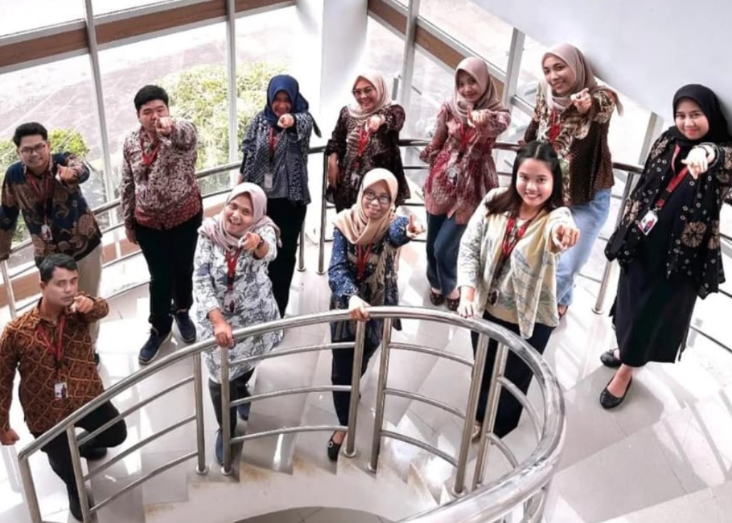 Sinsen Group Rayakan Hari Batik Nasional, Ajak Karyawan Lestarikan Budaya Indonesia Lewat Media Sosial