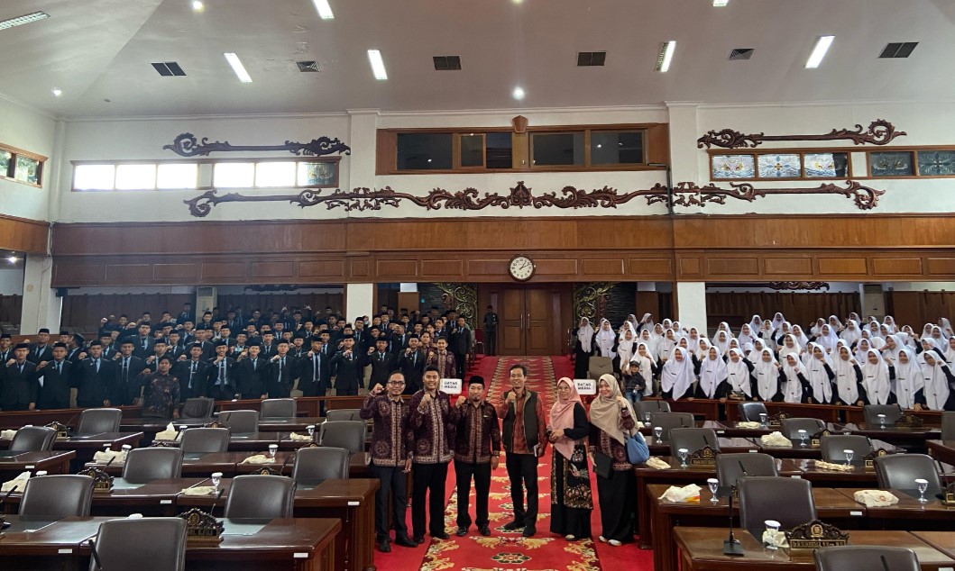 Santri PKP Al Hidayah Jambi Kunjungi DPRD:Belajar Langsung Soal Legislasi dan Masa Depan Politik