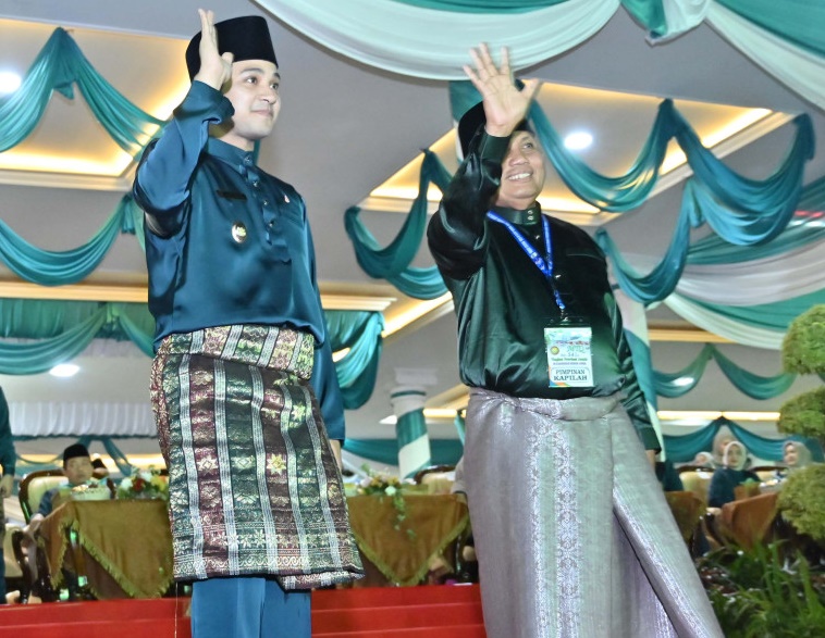 Wawako Diza Dampingi Kafilah Kota Jambi pada Pembukaan MTQ ke-54 Provinsi Jambi