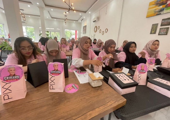 Srikandi Ganjar Gelar Makeup Artist Bareng Perempuan Milenial 