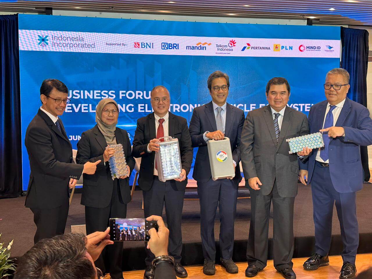 Dorong Perusahaan Domestik Go Global, Menteri BUMN Erick Thohir Ajak PLN Kolaborasi dengan Perusahaan Energi
