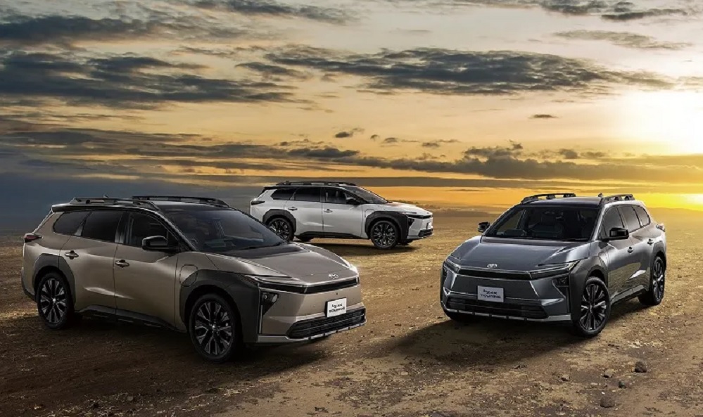 EV Rasa SUV Adventure! Toyota bZ4X Touring Debut dengan Performa 4WD Buas