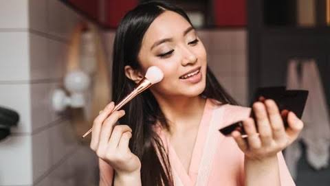 Tips agar Make Up Tahan Lama dan Natural 