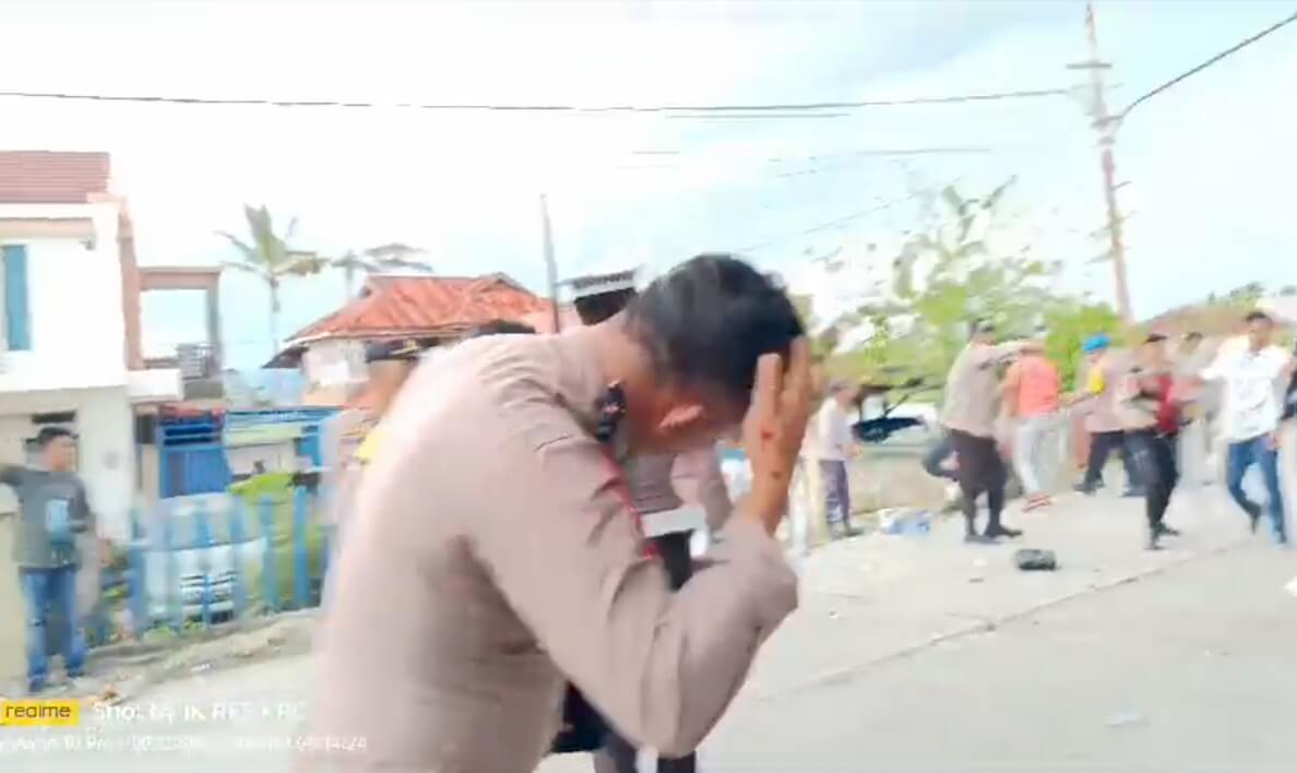 Demo Mahasiswa di HUT Kota Sungai Penuh Ricuh, Kabag Ops Polres Kerinci  Luka Bagian Kepala 