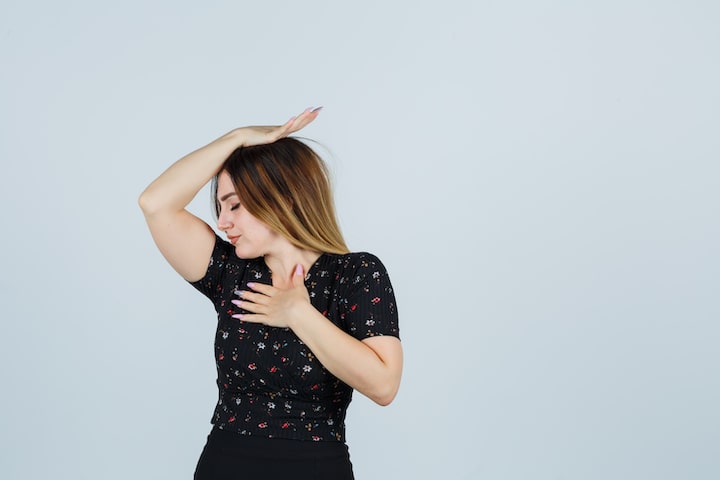 Stop Minder Gara-Gara Ketiak! Solusinya: B ERL GlutaShine Deodorant Spray