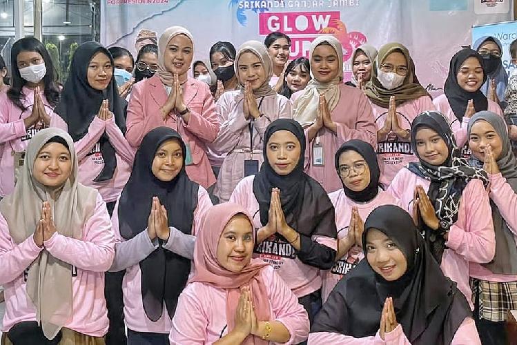Tingkatkan Kemampuan Make Up Perempuan Milenial, Srikandi Ganjar Gelar Beauty Class di Jambi
