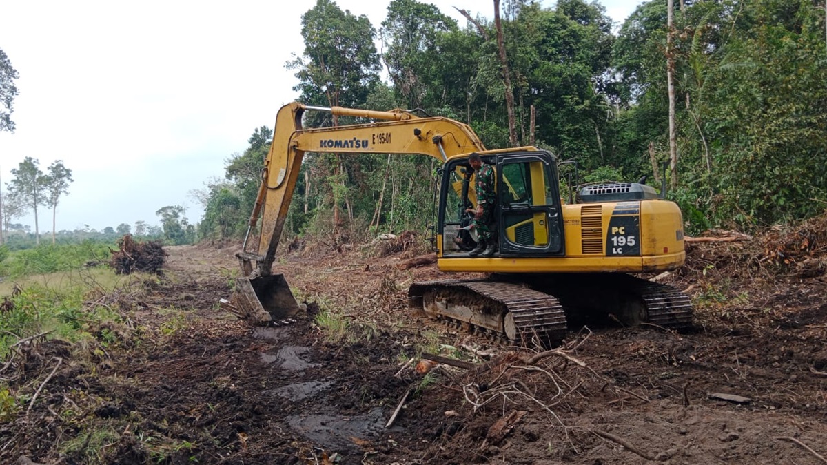 Progres Pembukaan Jalan TMMD ke-121 Kodim 0415/Jambi, Sudah Tembus di Desa Muaro Sebapo 