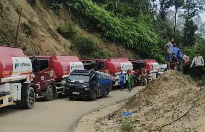 Longsor KM 18, Jalan Nasional Sungai Penuh-Tapan Macet 6 Jam 