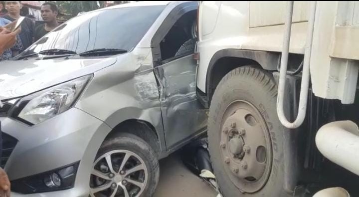 Kecelakaan Beruntun, Tronton Hantam 4 Kendaraan di Alambarajo