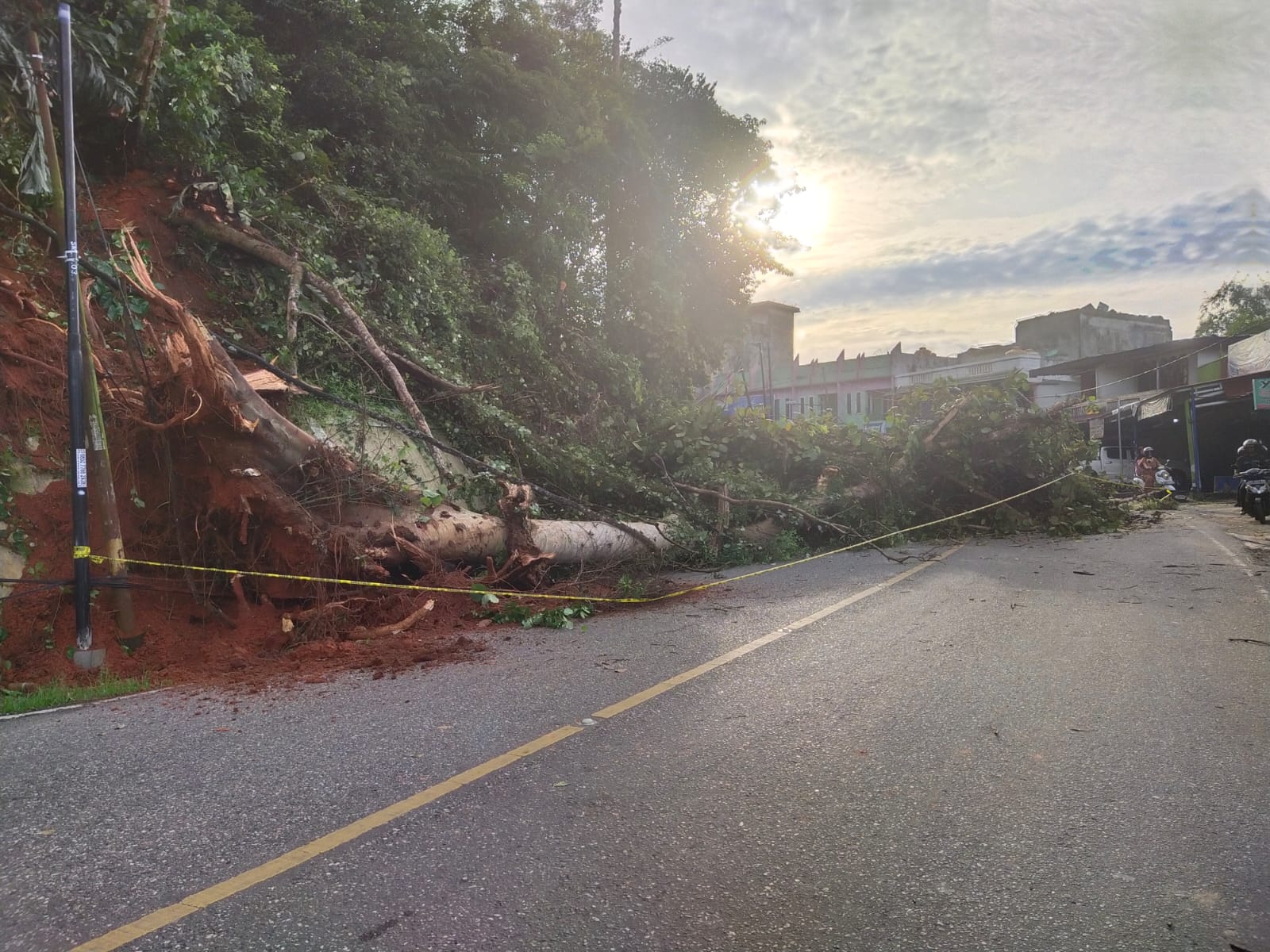 Jalan Bangko-Kerinci Sempat Lumpuh, Ini Penyebabnya