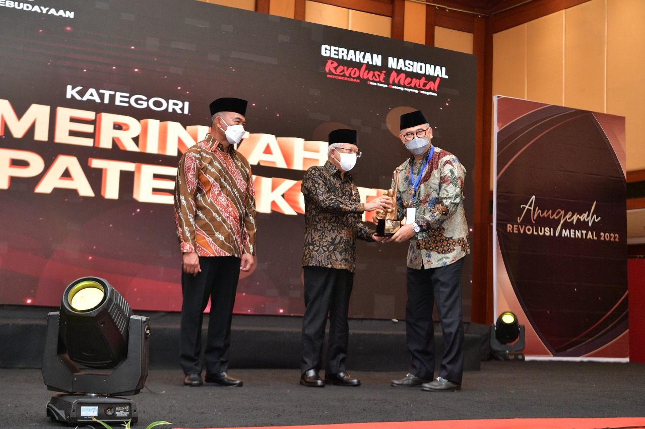Wali Kota Jambi Syarif Fasha Raih Penghargaan Anugerah Revolusi Mental 2022