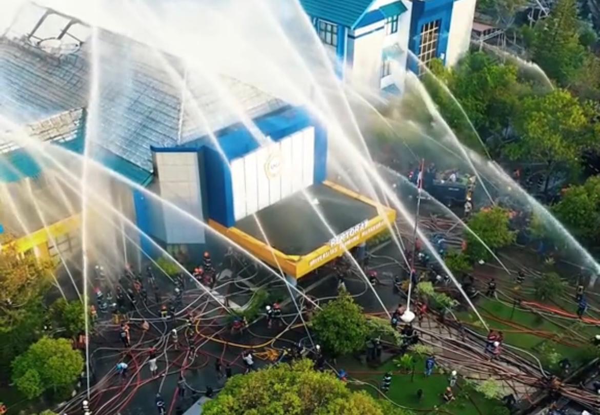 Gedung Rektorat ULM Terbakar Hebat, Ijazah Wisudawan Hangus Bersama Api