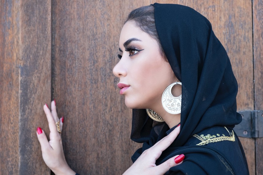 7 Jenis Hijab yang Populer, Dari Pashmina Sampai Segi Empat