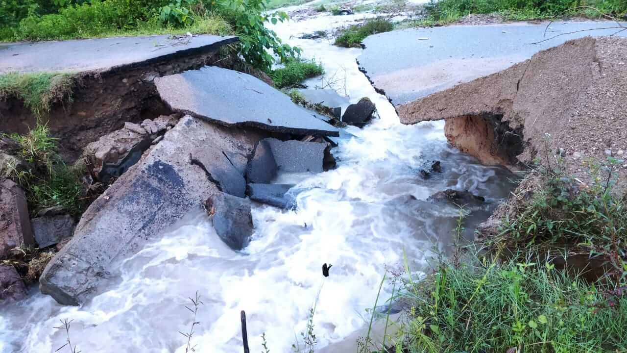 Jalan Ambruk, Akses Terputus, Tiga Desa di Kerinci Terisolir 