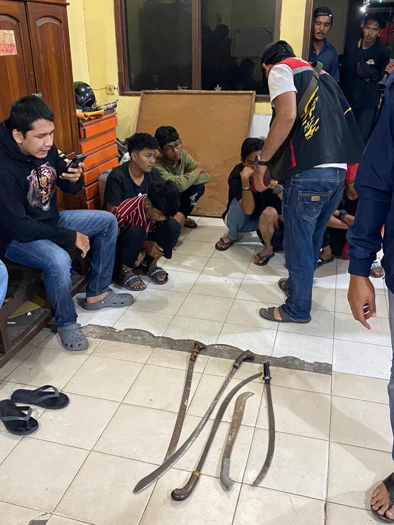 Keliaran Bawa Sajam, Polsek Jambi Selatan Amankan 5 Berandalan Bermotor, 1 Orang Ditahan