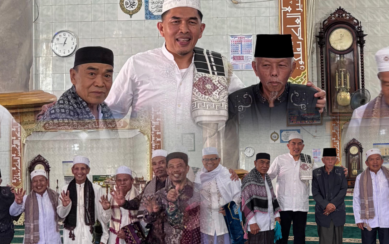 Dokter Deri Shalat Jumat di Masjid Baitul Ihsan, Warga Sambut dengan Salam Empat Jari