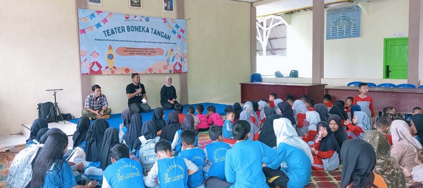 Galakkan Literasi Usia Dini di Kecamatan Geragai, SKK Migas–PetroChina Gelar Teater Boneka Tangan