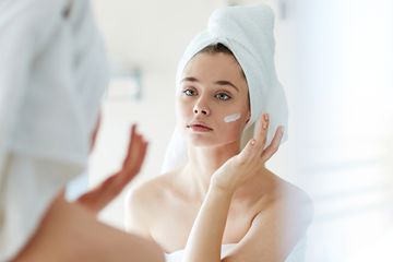 Sudah Pakai Skincare, Tapi Wajah Masih Kusam? Ternyata Ini Penyebabnya 