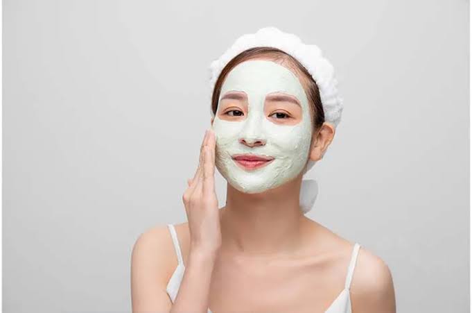 Lebih Aman dan Bikin Glowing, 5 Masker Bisa Buat Sendiri di Rumah