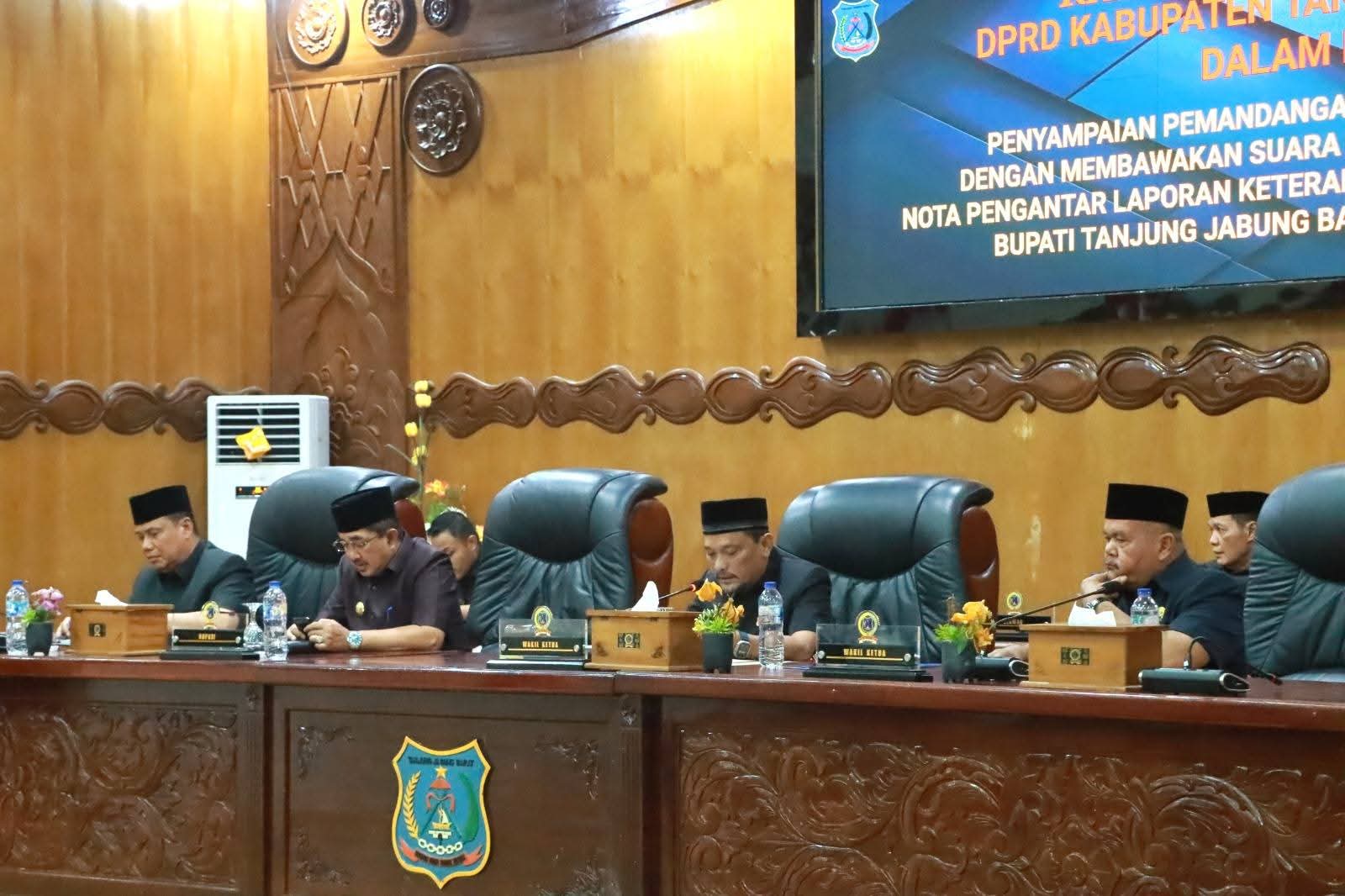  Dewan Setujui LKPJ Bupati Tanjab Barat