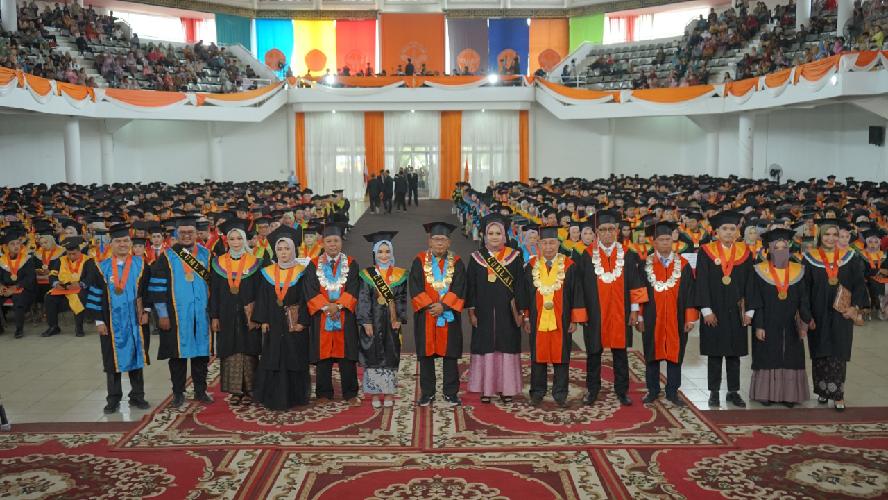 Inilah 9 Wisudawan Terbaik Unja pada Wisuda ke-102, Predikat Cumlaude Dapat Beasiswa 