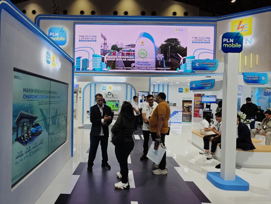 PLN Tebar Promo EV Deals Selama IIMS 2025, Beli Kendaraan Listrik Dapat E-Voucher Hingga Rp2 Juta