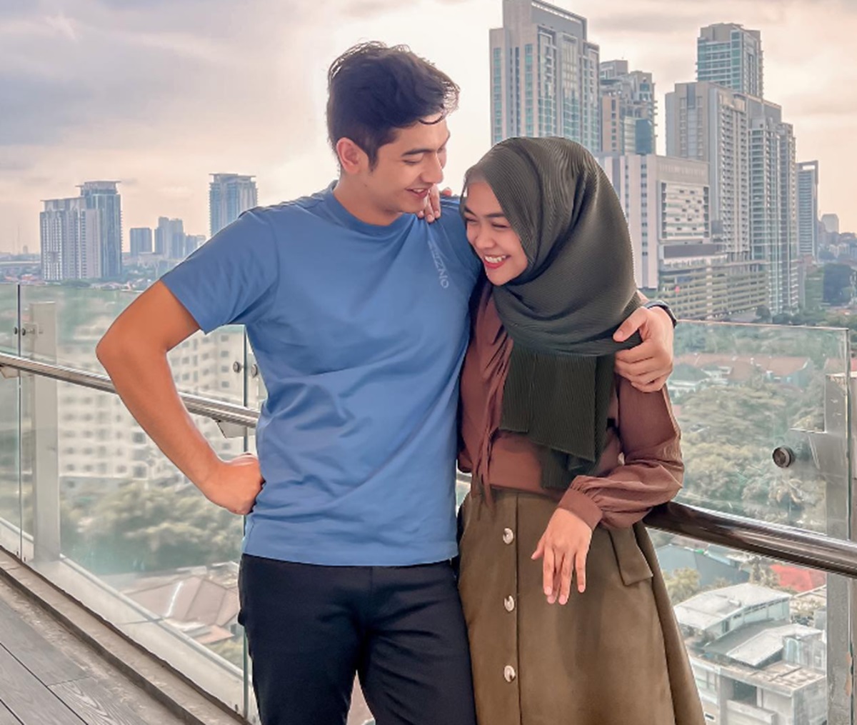 Heboh Ria Ricis Cerai dengan Suami, Tak Hadir di Wisuda S2 Teuku Ryan, Netizen: Foto di Instagram Udah Gak Ada