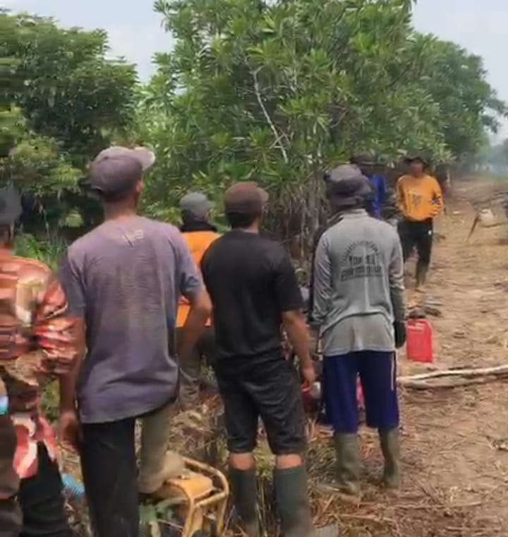 2 Hektar Lahan Gambut Terbakar, Satgas Bangun Embung untuk Padamkan Api di Tanjabtim