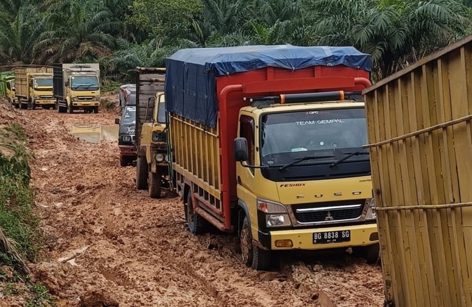 Penertiban Sumur Minyak Ilegal di Senami, Polisi Cari Deka dan Irul Biji Nangko