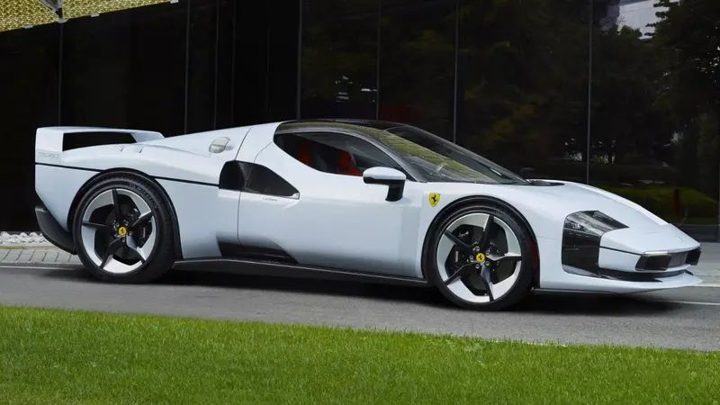 Ferrari SC40 dan Elettrica Tampilkan Warisan Ikonik F40 dan Teknologi Listrik Canggih