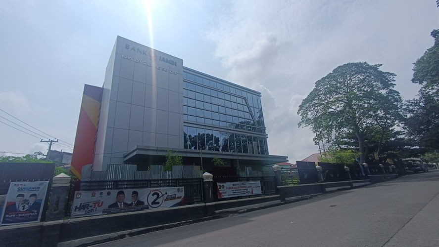 Gedung Bank Jambi Cabang Sutomo di Jambi Timur Disatroni Maling