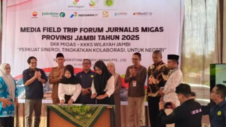 Dua Putri Tanjabbar Terima Program Beasiswa Dari SKK Migas Sumbagsel dan KKKS Jadestone Energy
