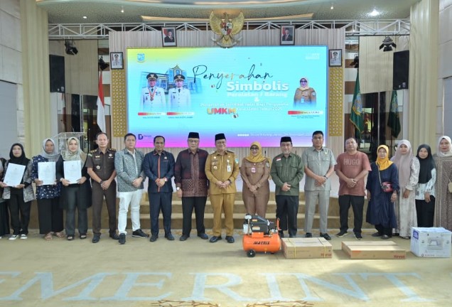 Serahkan Sertifikat Halal ke UMKM, Wali Kota Maulana: Bukti Komitmen Pelaku Usaha Jaga Standar Syariat