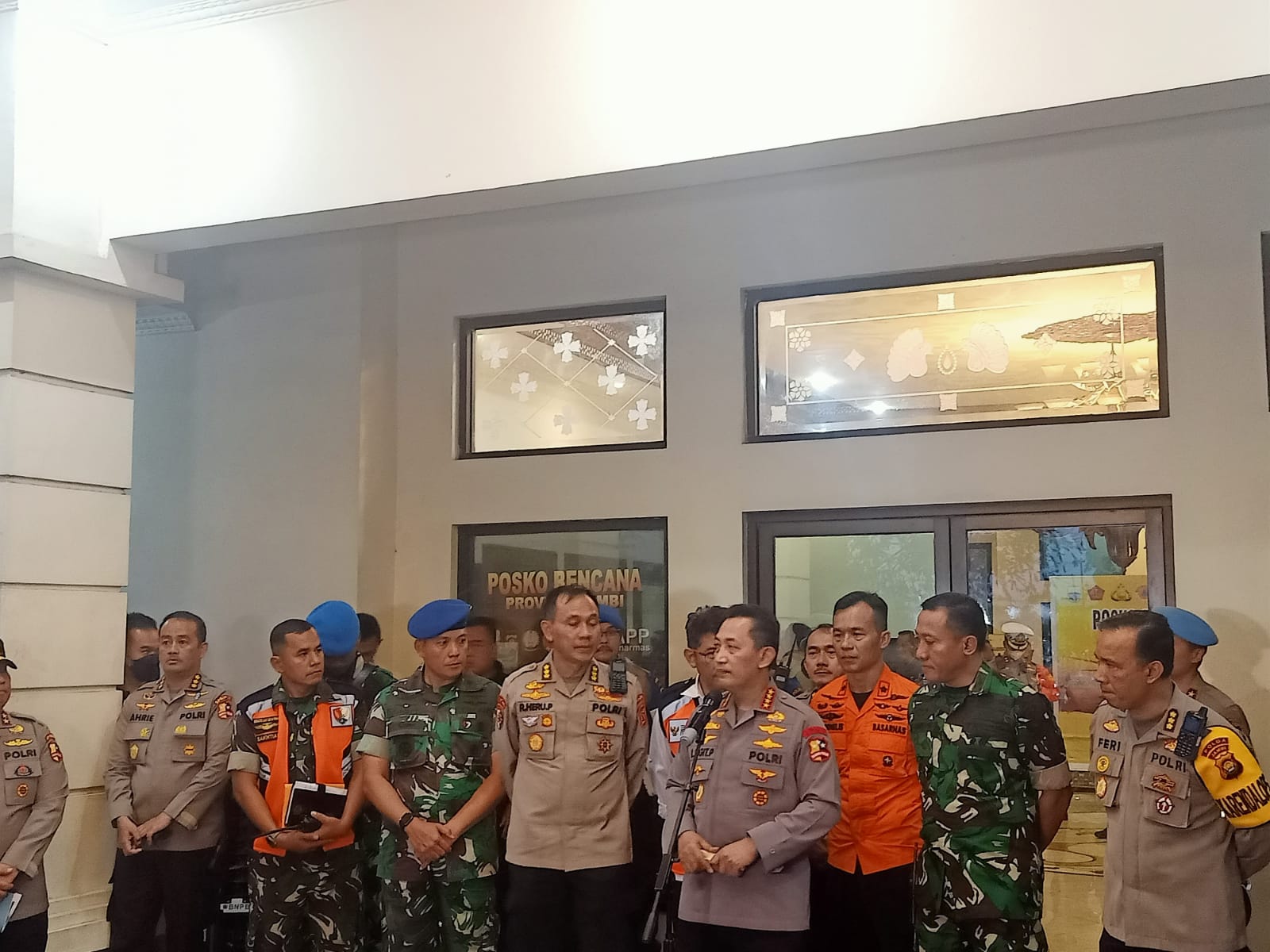 Evakuasi Kapolda Jambi, Kapolri Jenderal Polisi Listyo Sigit Prabowo ke Jambi Bawa Dokter dari Mabes Polri
