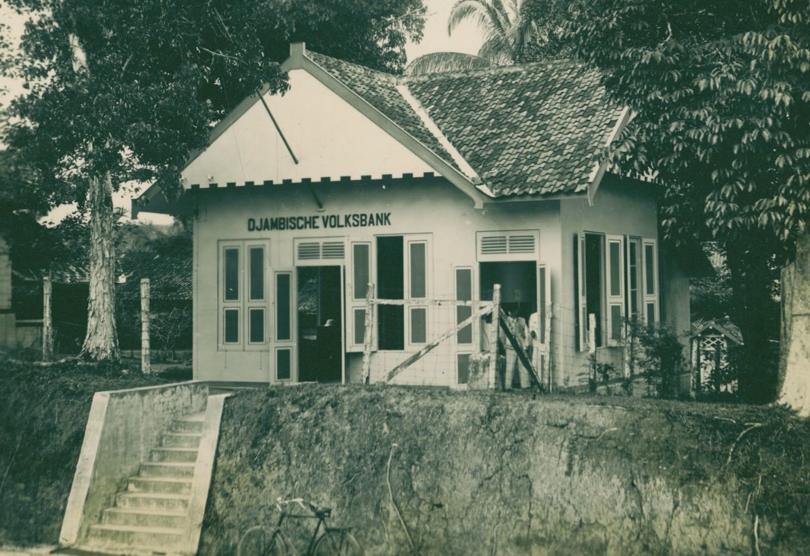 Melihat 'Djambi' di Album A785 pada Koleksi Digital Leiden University Circa 1910-1924