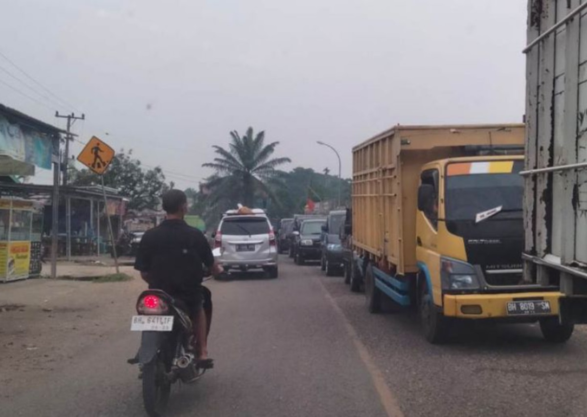 Warga Buka Blokir Jalan Lintas Sarolangun-Jambi, Begini Kondisi Lalu Lintas 