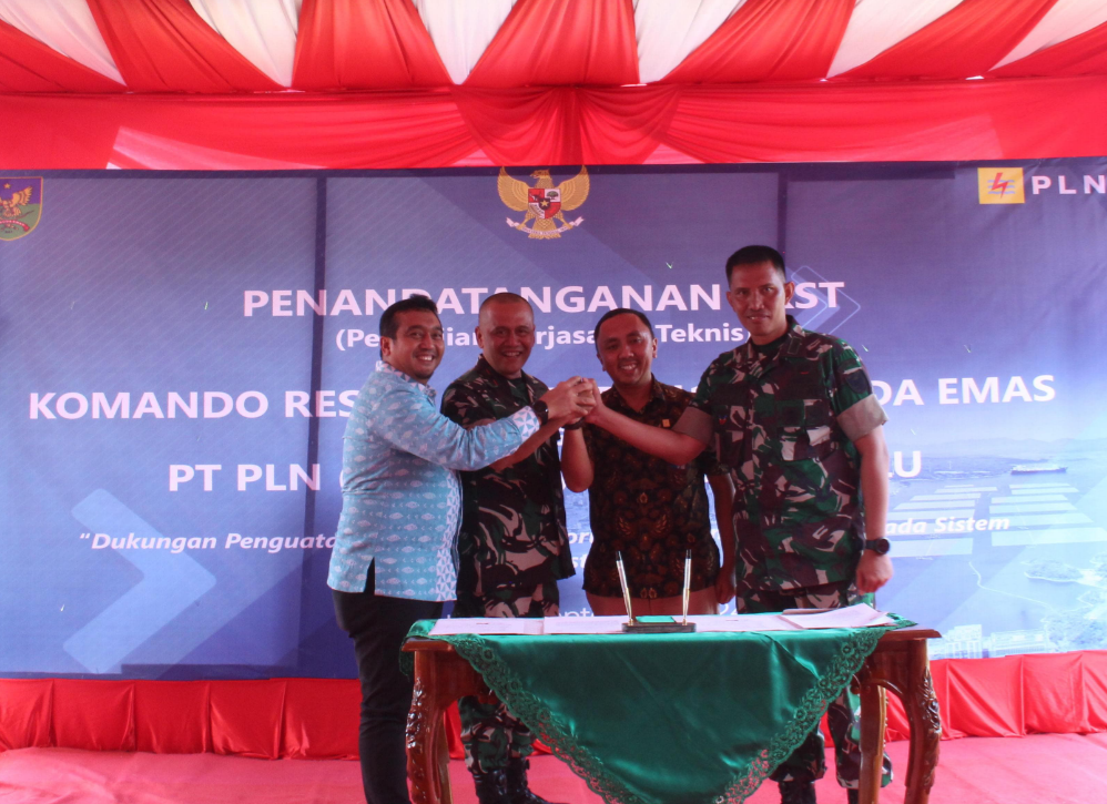 PLN UP3 Bengkulu dan TNI Wujudkan Keandalan Listrik : Kolaborasi dalam Mengatasi  Tantangan Distribusi Listrik